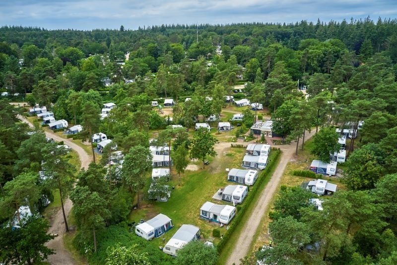 Camping in Beekbergen in den Wäldern